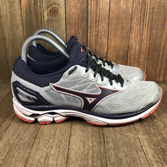 mizuno wave rider size 8